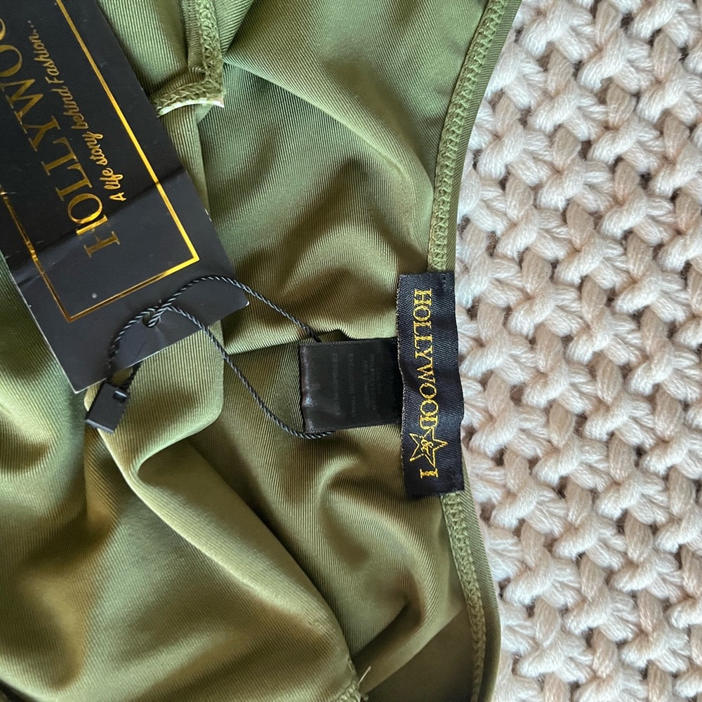 🏷️5/$30 Khaki Green Plunge Swimsuit NWT SIZE S - Picture 3 of 3